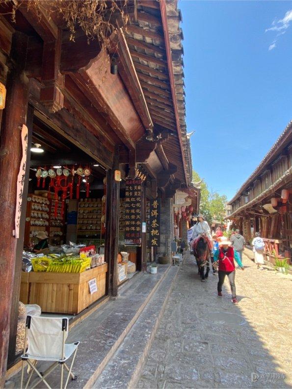 逃离违建房屋9